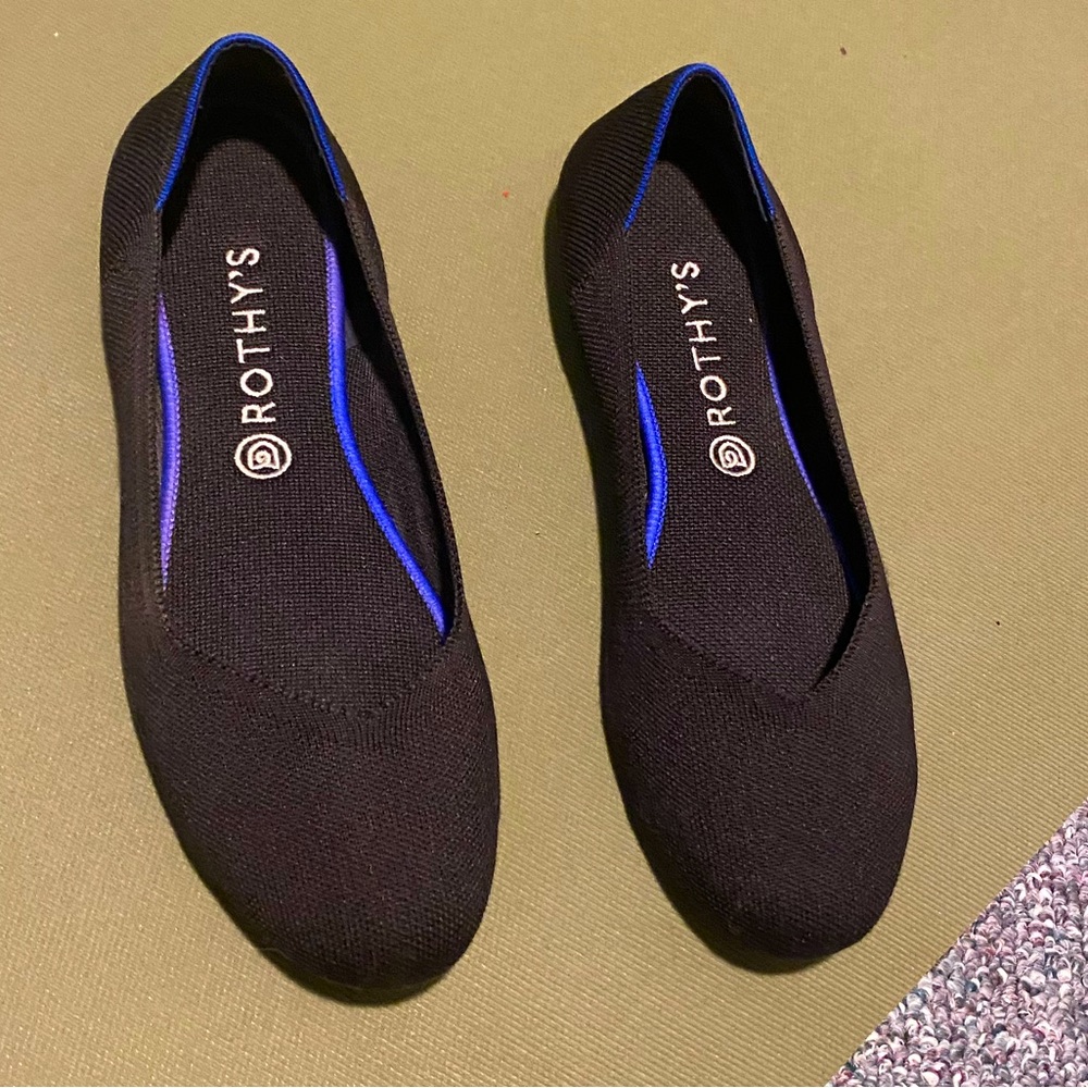 Size 12 Black Rothy’s The Flat